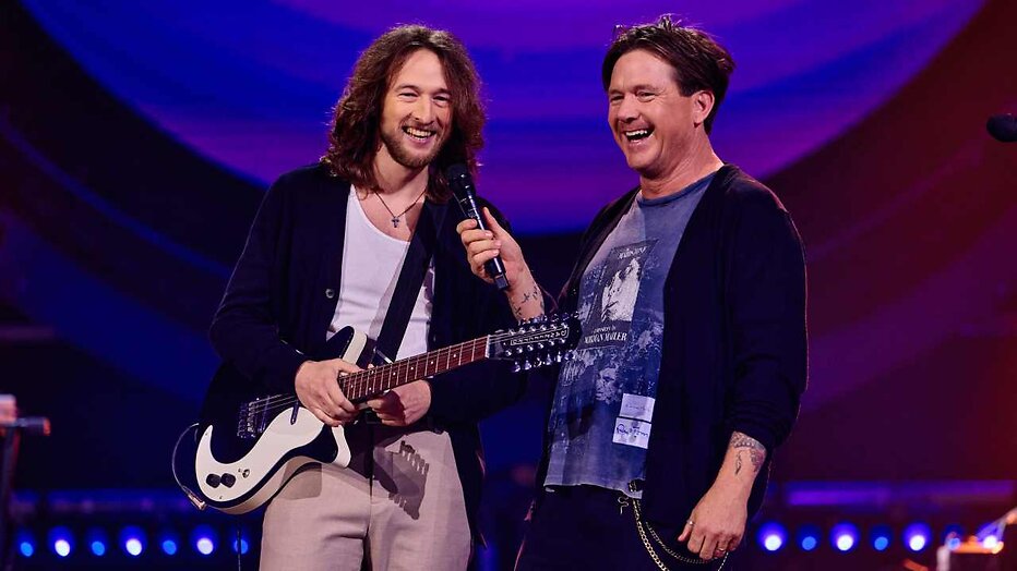 Beach Boy's Best (The Beach Boys) Johnny de Mol in The Tribute: Battle of the Bands