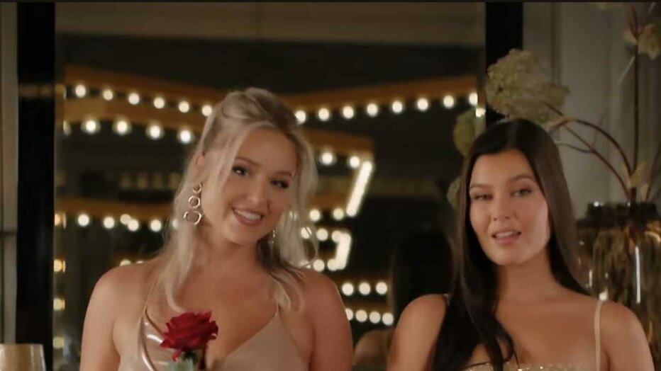 Beate van der Weide en Diva Brons in De Bachelorette