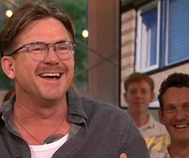 Johnny de Mol is binnenkort weer te zien als presentator van De Oranjezomer