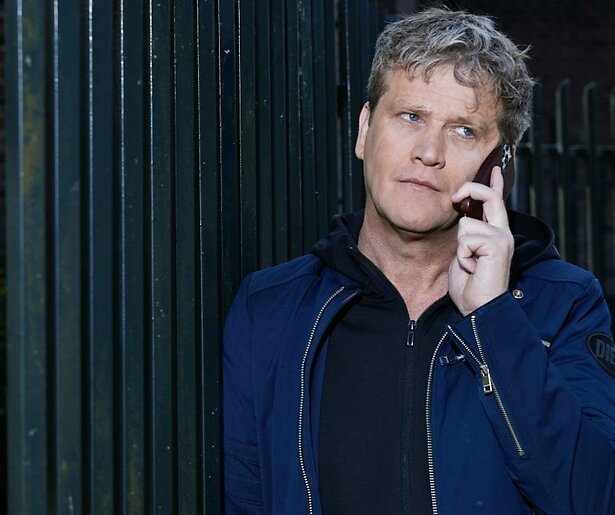 Alberto Stegeman krijgt te maken met WhatsAppfraude in Undercover in Nederland