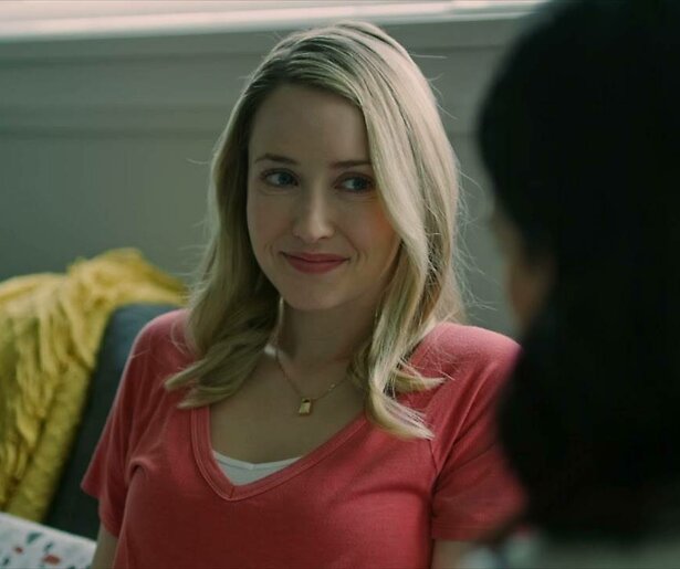 Op zoek naar een ongeboren kind in A Deadly Surrogacy