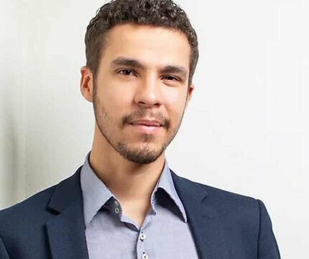 Tenor Arturo den Hartog en Friese klanken kleuren het Koningsdagconcert 2026