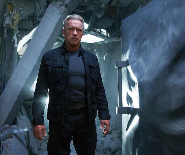 Arnold Schwarzenegger vecht tegen het verleden in Terminator Genisys