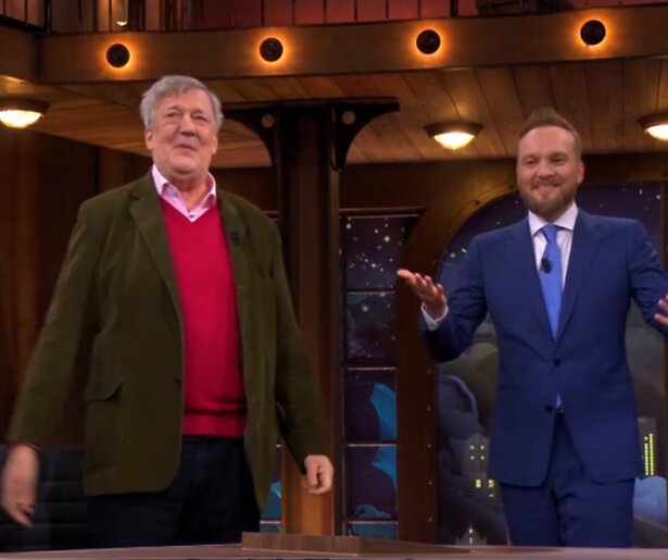 De TV van gisteren: Kijkers kunnen geen genoeg krijgen van Stephen Fry in Lubach