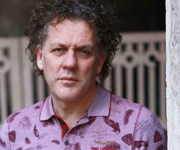 Kees van der Spek Ontmaskert keert terug met extra lange reeks