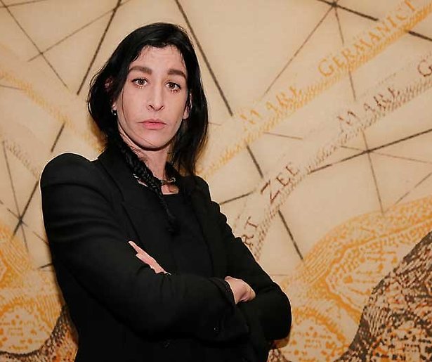 Ryanne van Dorst maakt podcast