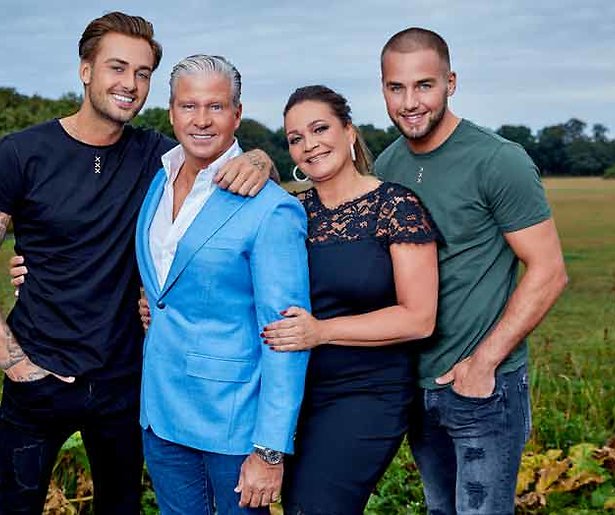 De Roelvinkjes gaan op winkels passen