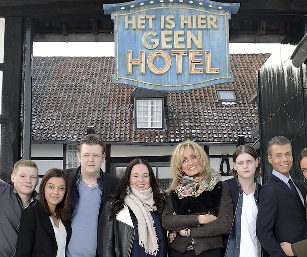 Kijktip: Natasja Froger presenteert Het is Hier Geen Hotel