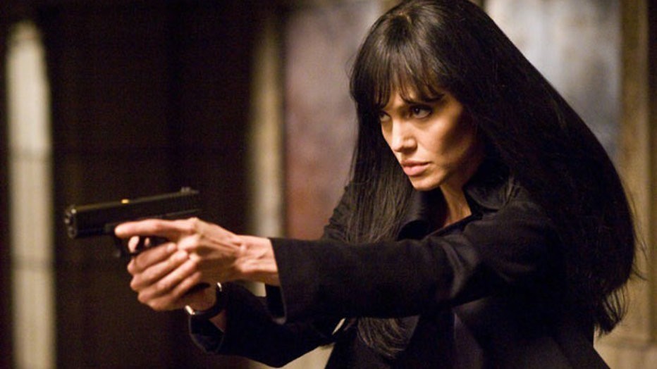 Salt: Angelina Jolie op de vlucht