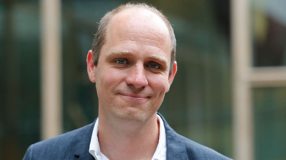 Jelle Brandt Corstius laat rechtszaak vallen Jelle Brandt Corstius laat rechtszaak vallen