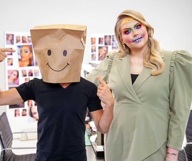 Victor Mids haalt een bijzondere truc uit bij Nikkie de Jager in 10 Jaar Mindf*ck