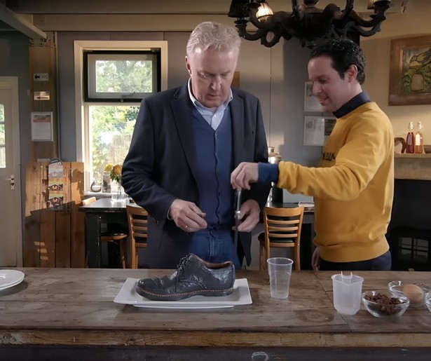 Victor Mids laat André van Duin versteld staan in herhaling 10 Jaar Mindf*ck