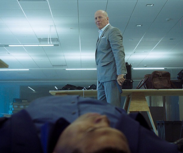 Bruce Willis wil nog één keer een bank beroven in 10 Minutes Gone