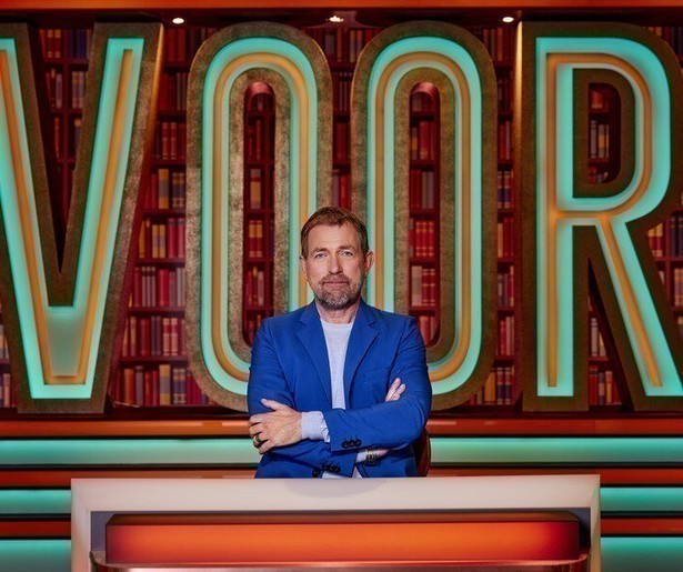 Harm Edens van start met de taalquiz 10 voor Taal