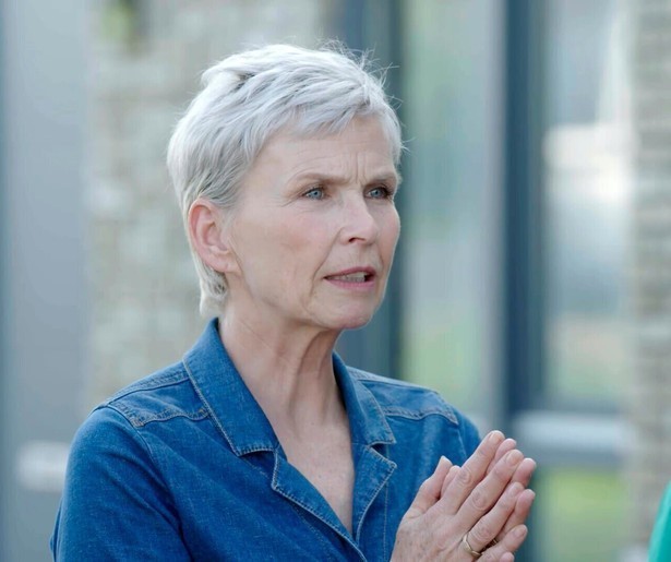 Anita Witzier helpt de bewoners van De Schelde in Veenendaal aan meer groen