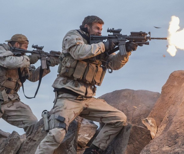 Chris Hemsworth strijdt tegen de taliban in 12 Strong