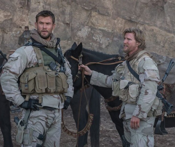 Chris Hemsworth wil wraak nemen op de taliban in 12 Strong