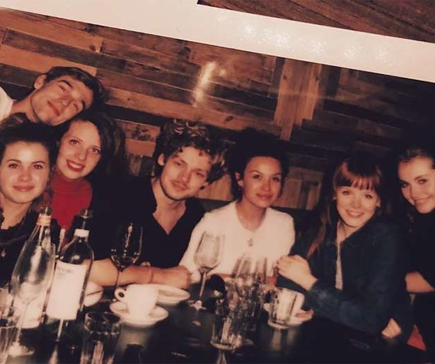 Cast van Nieuwe Tijden komt samen na overlijden Désirée