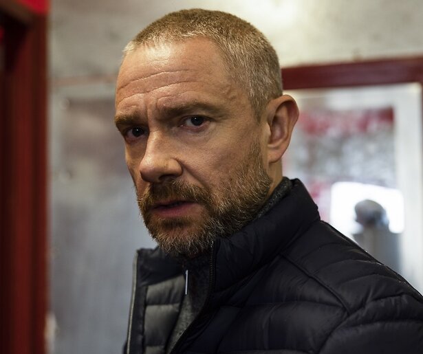 Drugsbaas Franny zet Chris onder zware druk om Casey te vinden in The Responder