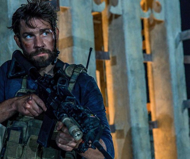 John Krasinski vecht voor zijn leven in 13 Hours: The Secret Soldiers of Benghazi