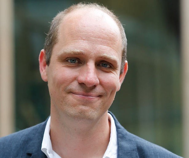 Jelle Brandt Corstius laat rechtszaak vallen