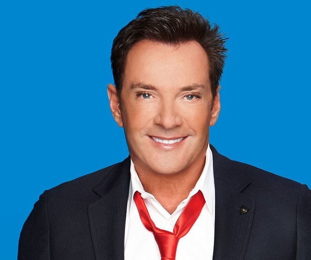 Gerard Joling reageert op dikke buik selfie