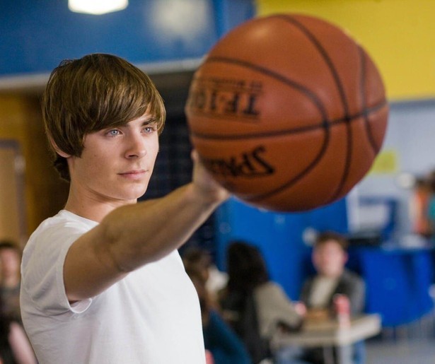 Matthew Perry is opeens weer de 'aantrekkelijke' en 'jonge' Zac Efron in 17 Again