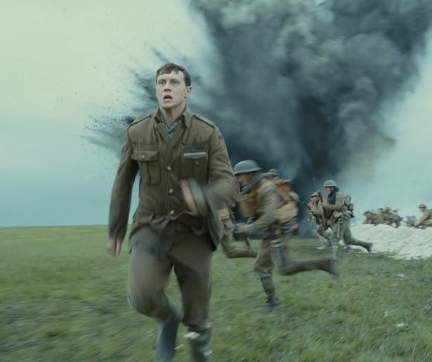 Dean-Charles Chapman en George MacKay krijgen een levensgevaarlijke opdracht in 1917