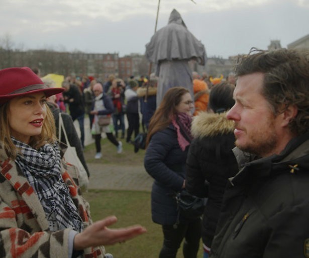 Complotdenkers strijden voor ander beleid