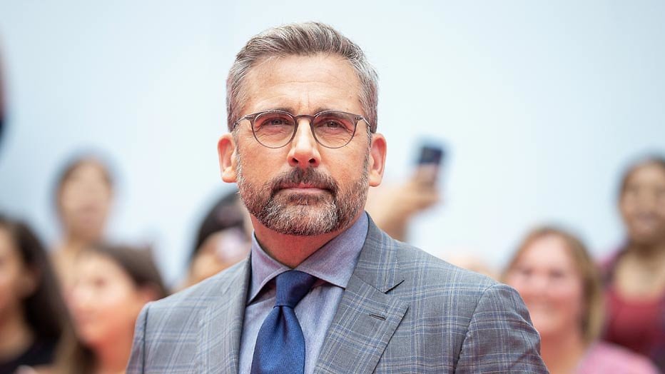 Steve Carell neemt Donald Trump op de hak in nieuwe serie Steve Carell neemt Donald Trump op de hak in nieuwe serie