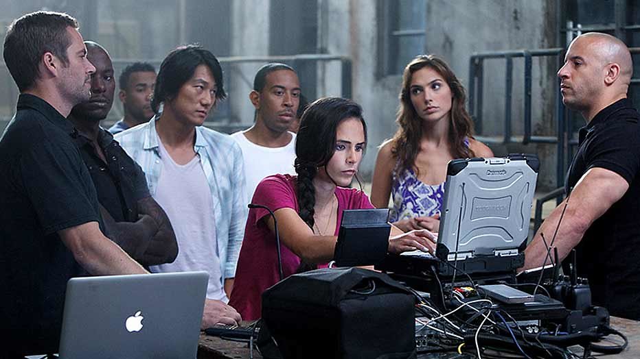 Fast Five: Vin Diesel en Paul Walker racen in Rio Fast Five: Vin Diesel en Paul Walker racen in Rio