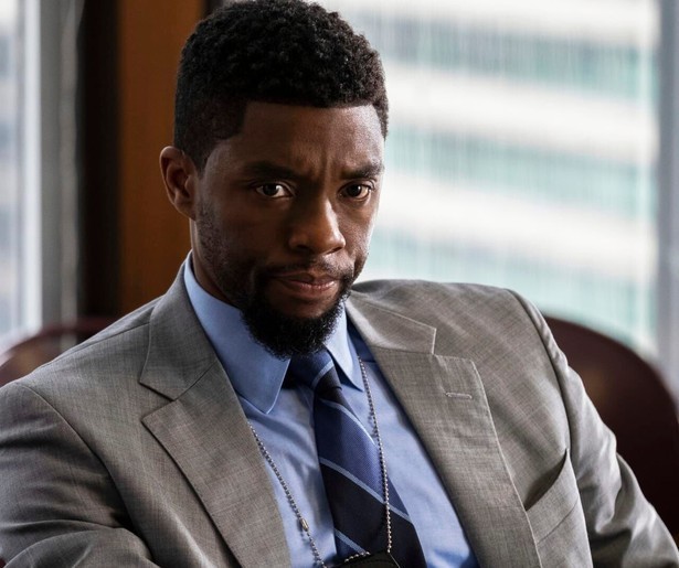 Chadwick Boseman maakt Manhattan onveilig in 21 Bridges