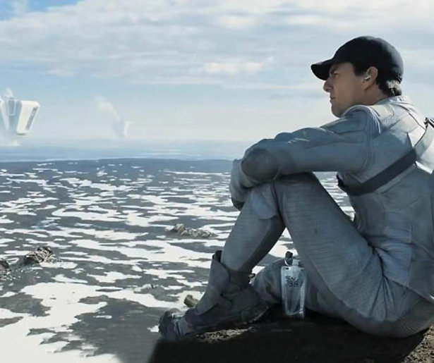 Tom Cruise redt de wereld in Oblivion