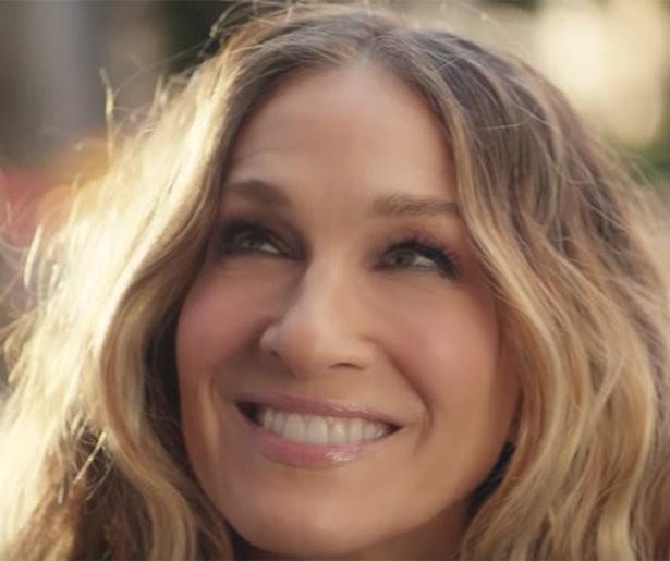 Videosnack: Carrie Bradshaw is terug! 