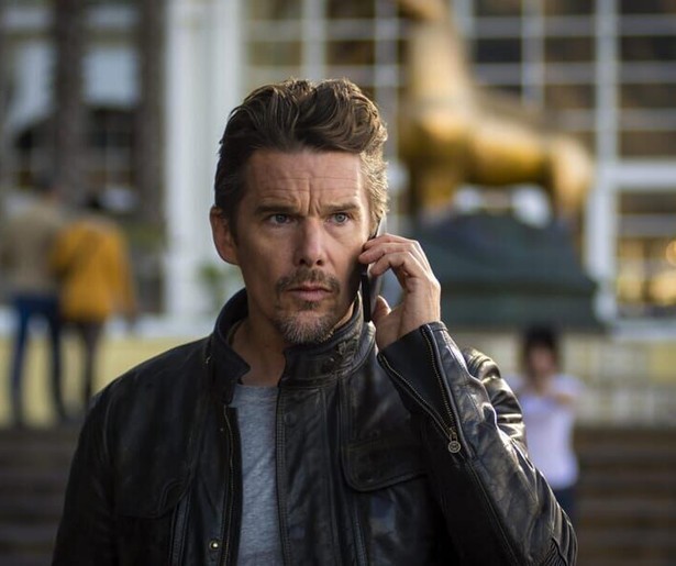 Ethan Hawke heeft flink wat haast in 24 Hours to Live op RTL 7