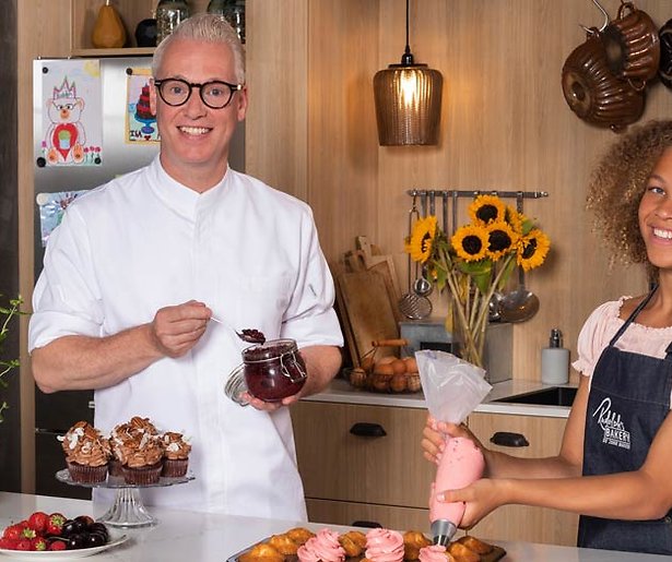 Rudolph van Veen werkt met jonge bakkers in nieuwe serie 24Kitchen