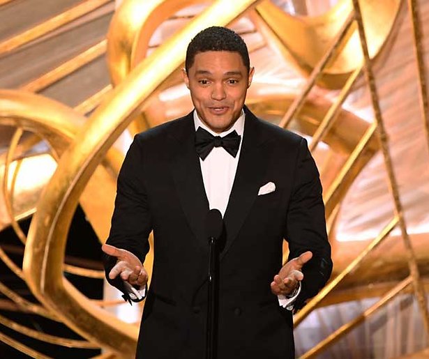 Trevor Noah houdt hele zaal Oscars voor de gek