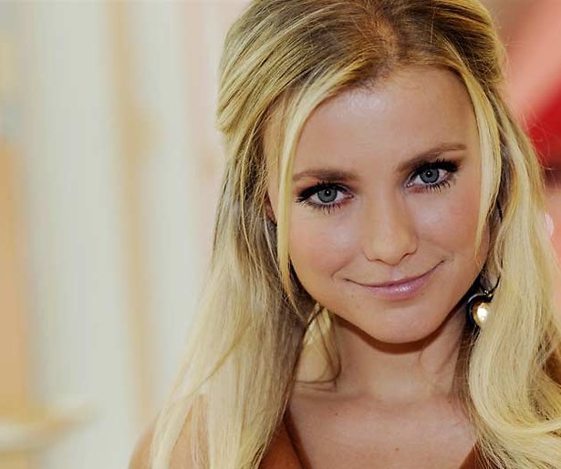 Gigi Ravelli is zwanger