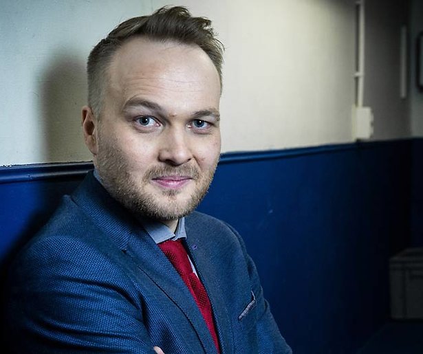 Arjen Lubach sneert naar Pierre Bokma
