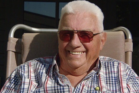 Frans Bromet volgt gezin dat oude vader in in huis neemt