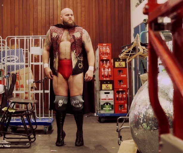 Portret van Nederlandse showworstelaars