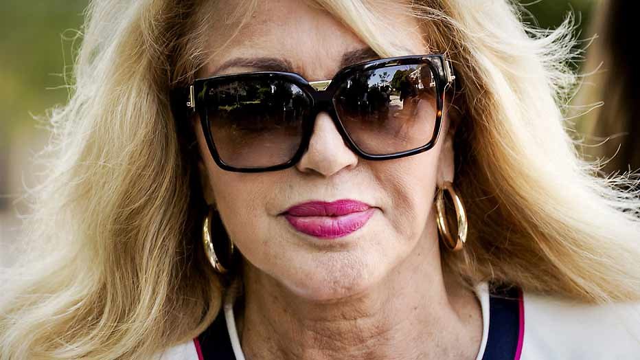 Johan Vlemmix moet Patricia Paay een schadevergoeding betalen Johan Vlemmix moet Patricia Paay een schadevergoeding betalen