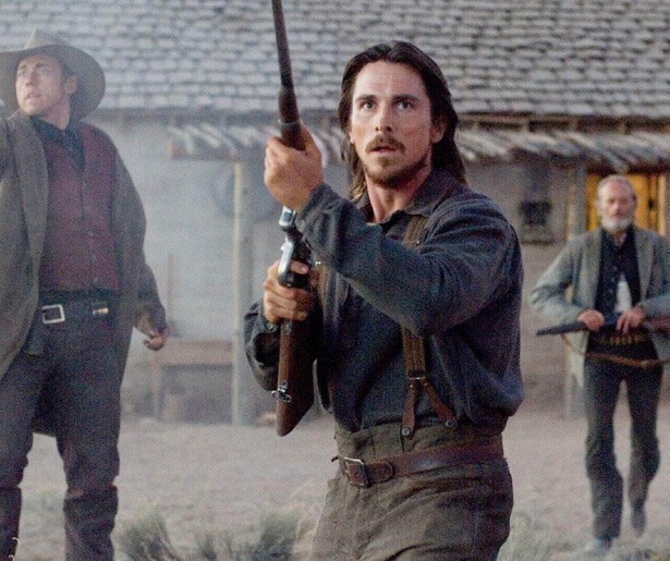Christian Bale en Russell Crowe belanden in een kat-en-muisspel in 3:10 to Yuma