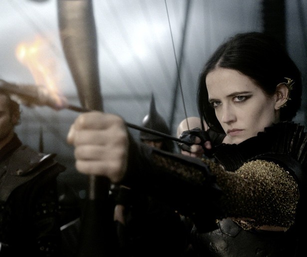 Eva Green strijdt tegen de Grieken in 300: Rise of an Empire