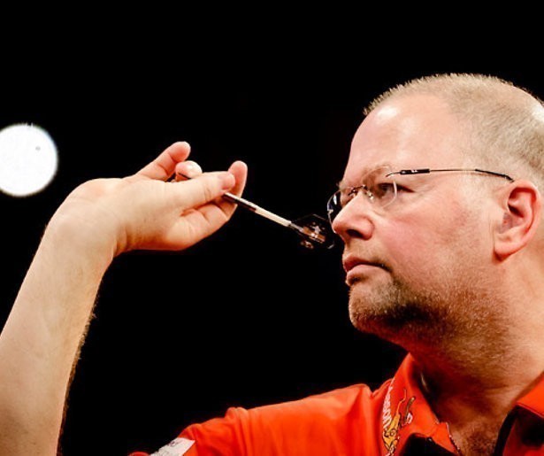 Barney op afscheidstournee in de Premier League