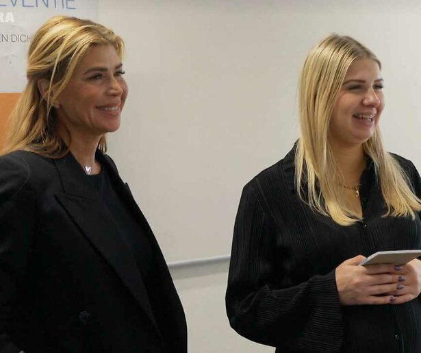 Estelle Cruijff komt polshoogte nemen bij tienermoeder Nilay in Vier Handen op één Buik