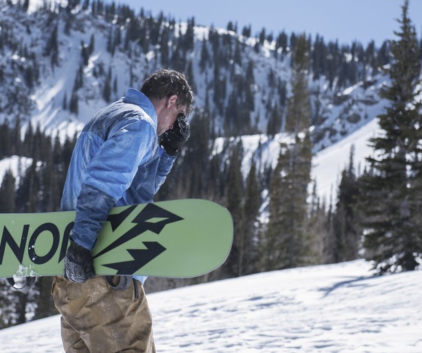 Josh Hartnett raakt ingesneeuwd
