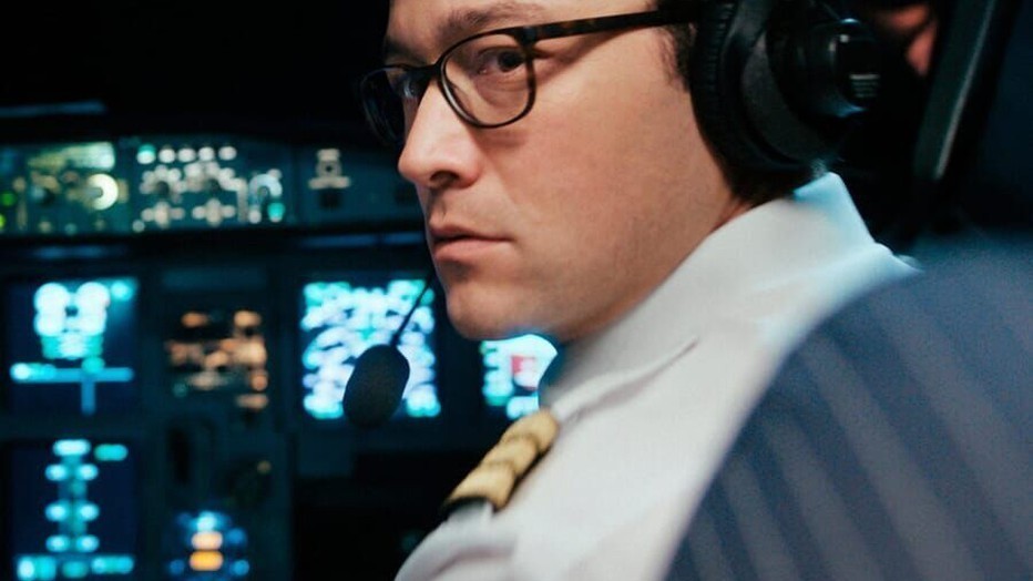 Joseph Gordon-Levitt in 7500