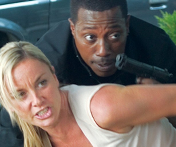 Wesley Snipes steelt het verkeerde in 7 Seconds