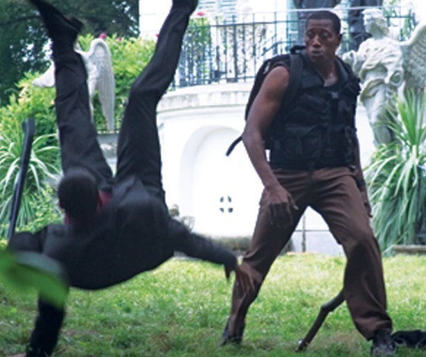 Wesley Snipes steelt per ongeluk het verkeerde in 7 Seconds